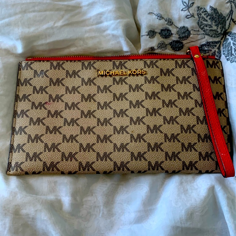 Micheal Kors clutch